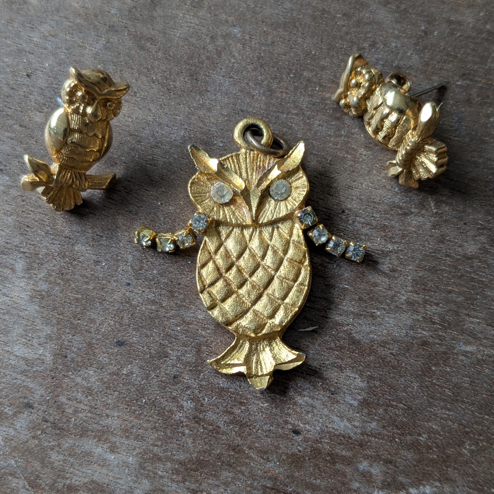 Gold Owl Earrings with Vintage Design